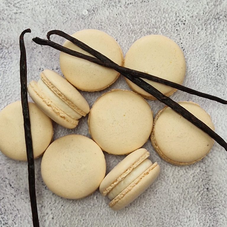 Cream coloured Vanilla Macarons with Vanilla Pod